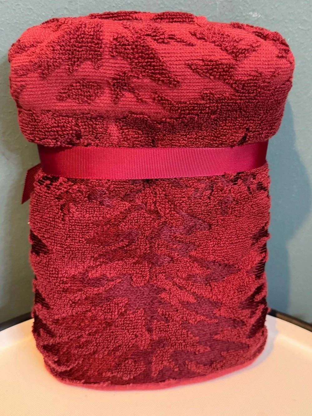 NWT Deborah Connolly 2 Pc. Hand Towels Set Burgundy Christmas Tree🌲